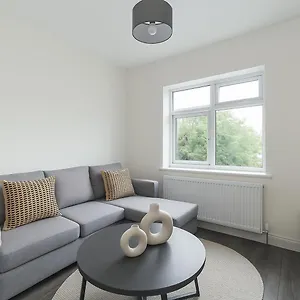  Apartment Amazing Flat Near Golders - Great Transport Links